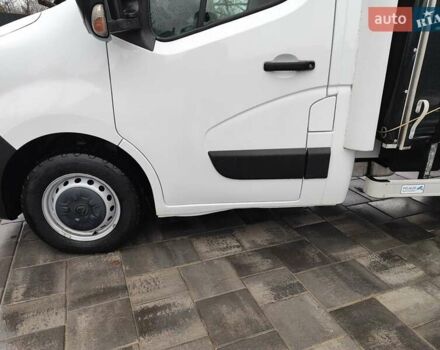 Белый Рено Мастер, объемом двигателя 2.3 л и пробегом 263 тыс. км за 19999 $, фото 5 на Automoto.ua