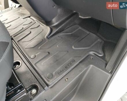 Білий Рено Мастєр, об'ємом двигуна 2.3 л та пробігом 283 тис. км за 19499 $, фото 20 на Automoto.ua