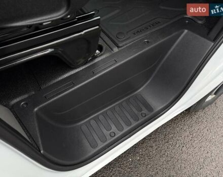 Білий Рено Мастєр, об'ємом двигуна 2.3 л та пробігом 330 тис. км за 19500 $, фото 62 на Automoto.ua