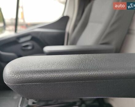 Білий Рено Мастєр, об'ємом двигуна 2.3 л та пробігом 286 тис. км за 19999 $, фото 2 на Automoto.ua