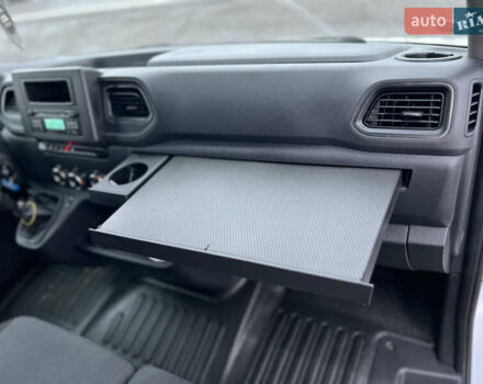 Белый Рено Мастер, объемом двигателя 2.3 л и пробегом 170 тыс. км за 19999 $, фото 24 на Automoto.ua