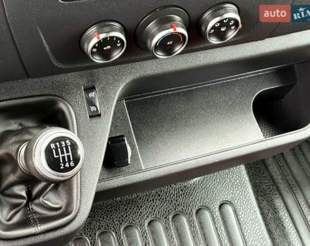 Белый Рено Мастер, объемом двигателя 2.3 л и пробегом 316 тыс. км за 19999 $, фото 41 на Automoto.ua