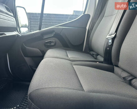 Белый Рено Мастер, объемом двигателя 2.3 л и пробегом 420 тыс. км за 20200 $, фото 17 на Automoto.ua