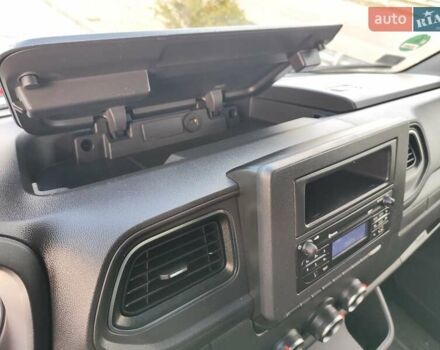 Белый Рено Мастер, объемом двигателя 2.3 л и пробегом 283 тыс. км за 19999 $, фото 19 на Automoto.ua