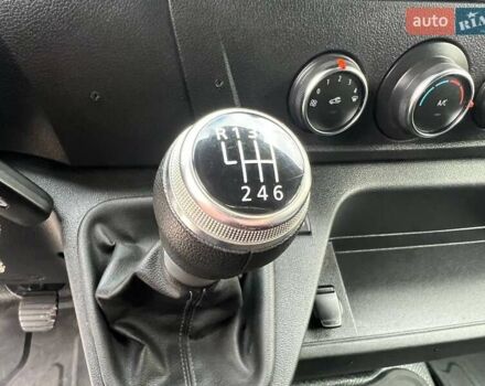 Белый Рено Мастер, объемом двигателя 2.3 л и пробегом 330 тыс. км за 21999 $, фото 74 на Automoto.ua