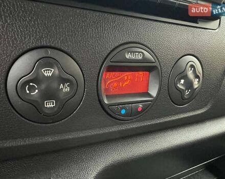 Белый Рено Мастер, объемом двигателя 2.3 л и пробегом 312 тыс. км за 22500 $, фото 26 на Automoto.ua