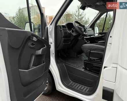 Белый Рено Мастер, объемом двигателя 2.3 л и пробегом 290 тыс. км за 19950 $, фото 45 на Automoto.ua