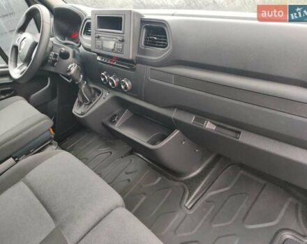 Белый Рено Мастер, объемом двигателя 2.3 л и пробегом 263 тыс. км за 19999 $, фото 55 на Automoto.ua