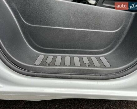 Белый Рено Мастер, объемом двигателя 2.3 л и пробегом 248 тыс. км за 21500 $, фото 52 на Automoto.ua