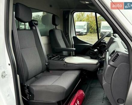 Белый Рено Мастер, объемом двигателя 2.3 л и пробегом 316 тыс. км за 19999 $, фото 19 на Automoto.ua