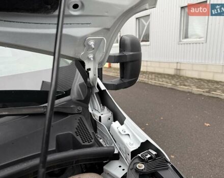 Белый Рено Мастер, объемом двигателя 2.3 л и пробегом 290 тыс. км за 19950 $, фото 77 на Automoto.ua