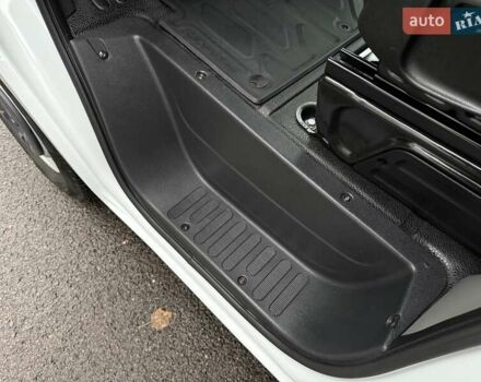 Белый Рено Мастер, объемом двигателя 2.3 л и пробегом 290 тыс. км за 19950 $, фото 44 на Automoto.ua