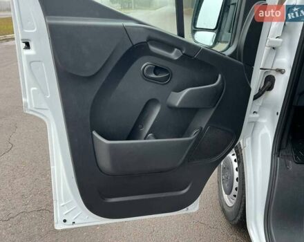 Белый Рено Мастер, объемом двигателя 2.3 л и пробегом 248 тыс. км за 21500 $, фото 48 на Automoto.ua