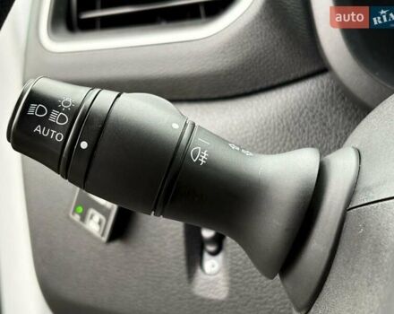 Белый Рено Мастер, объемом двигателя 2.3 л и пробегом 316 тыс. км за 19999 $, фото 39 на Automoto.ua