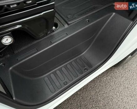 Белый Рено Мастер, объемом двигателя 2.3 л и пробегом 290 тыс. км за 19950 $, фото 54 на Automoto.ua