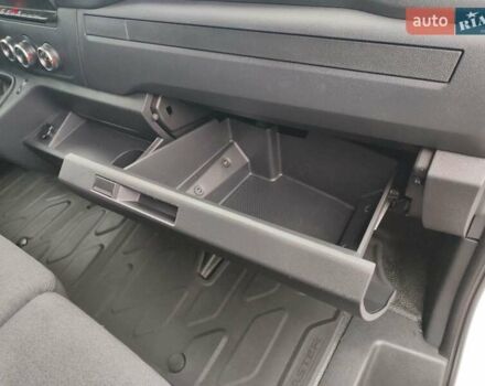 Белый Рено Мастер, объемом двигателя 2.3 л и пробегом 263 тыс. км за 19999 $, фото 57 на Automoto.ua