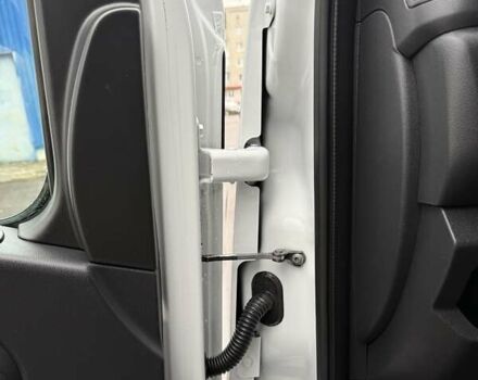 Белый Рено Мастер, объемом двигателя 2.3 л и пробегом 290 тыс. км за 19950 $, фото 43 на Automoto.ua