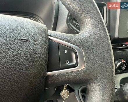 Белый Рено Мастер, объемом двигателя 2.3 л и пробегом 330 тыс. км за 21999 $, фото 63 на Automoto.ua