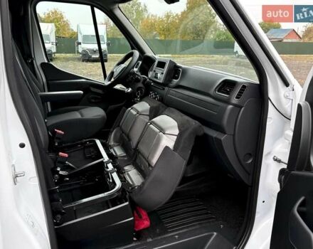 Белый Рено Мастер, объемом двигателя 2.3 л и пробегом 316 тыс. км за 19999 $, фото 29 на Automoto.ua