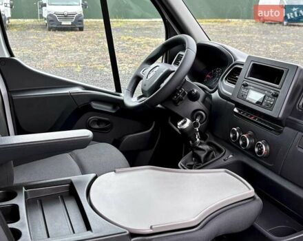 Белый Рено Мастер, объемом двигателя 2.3 л и пробегом 316 тыс. км за 19999 $, фото 18 на Automoto.ua