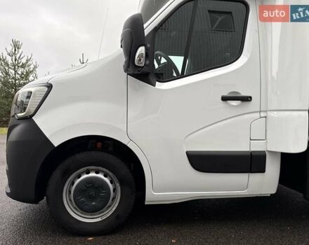 Белый Рено Мастер, объемом двигателя 2.3 л и пробегом 290 тыс. км за 19950 $, фото 31 на Automoto.ua