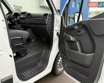 Белый Рено Мастер, объемом двигателя 2.3 л и пробегом 290 тыс. км за 19950 $, фото 55 на Automoto.ua