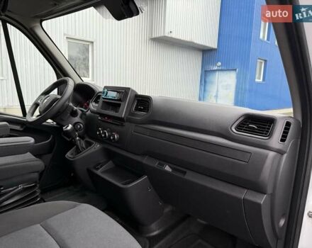 Білий Рено Мастєр, об'ємом двигуна 2.3 л та пробігом 330 тис. км за 19500 $, фото 66 на Automoto.ua