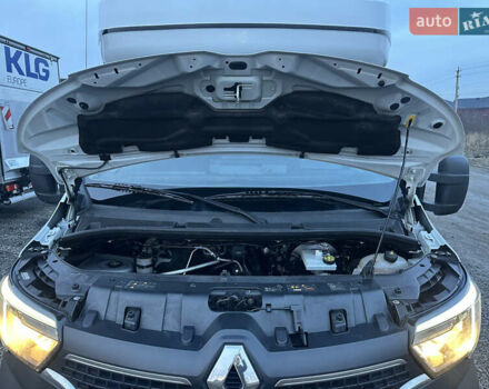 Белый Рено Мастер, объемом двигателя 2.3 л и пробегом 418 тыс. км за 20600 $, фото 7 на Automoto.ua