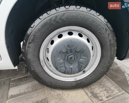 Белый Рено Мастер, объемом двигателя 2.3 л и пробегом 263 тыс. км за 19999 $, фото 15 на Automoto.ua