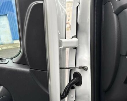 Білий Рено Мастєр, об'ємом двигуна 2.3 л та пробігом 330 тис. км за 19500 $, фото 49 на Automoto.ua