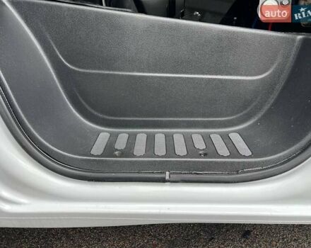 Белый Рено Мастер, объемом двигателя 2.3 л и пробегом 308 тыс. км за 20750 $, фото 62 на Automoto.ua