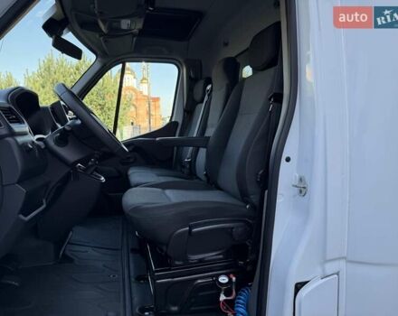 Белый Рено Мастер, объемом двигателя 2.3 л и пробегом 305 тыс. км за 19500 $, фото 54 на Automoto.ua