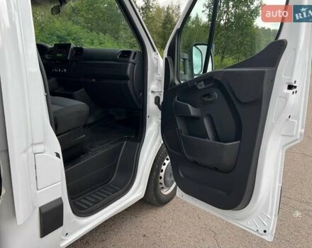 Белый Рено Мастер, объемом двигателя 2.3 л и пробегом 280 тыс. км за 21999 $, фото 79 на Automoto.ua
