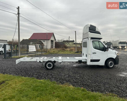 Белый Рено Мастер, объемом двигателя 2.3 л и пробегом 171 тыс. км за 17900 $, фото 5 на Automoto.ua