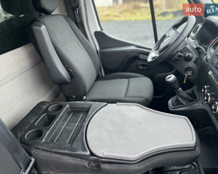 Белый Рено Мастер, объемом двигателя 2.3 л и пробегом 170 тыс. км за 19999 $, фото 37 на Automoto.ua