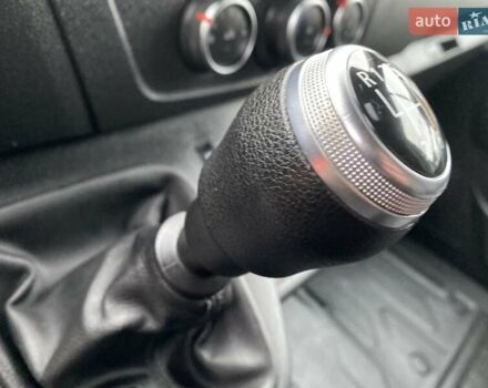 Белый Рено Мастер, объемом двигателя 2.3 л и пробегом 265 тыс. км за 18300 $, фото 56 на Automoto.ua