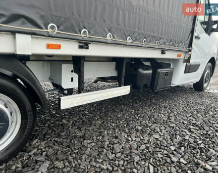 Белый Рено Мастер, объемом двигателя 2.3 л и пробегом 170 тыс. км за 19999 $, фото 12 на Automoto.ua