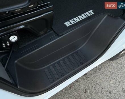 Белый Рено Мастер, объемом двигателя 2.3 л и пробегом 281 тыс. км за 21500 $, фото 61 на Automoto.ua