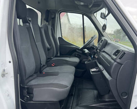 Белый Рено Мастер, объемом двигателя 2.3 л и пробегом 171 тыс. км за 17900 $, фото 18 на Automoto.ua