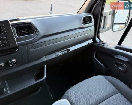 Белый Рено Мастер, объемом двигателя 2.3 л и пробегом 281 тыс. км за 21500 $, фото 74 на Automoto.ua