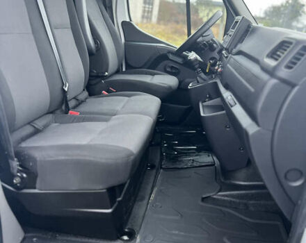 Белый Рено Мастер, объемом двигателя 2.3 л и пробегом 170 тыс. км за 19999 $, фото 29 на Automoto.ua