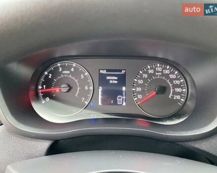 Белый Рено Мастер, объемом двигателя 2.3 л и пробегом 265 тыс. км за 18300 $, фото 50 на Automoto.ua