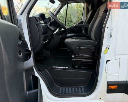 Белый Рено Мастер, объемом двигателя 2.3 л и пробегом 281 тыс. км за 21500 $, фото 50 на Automoto.ua