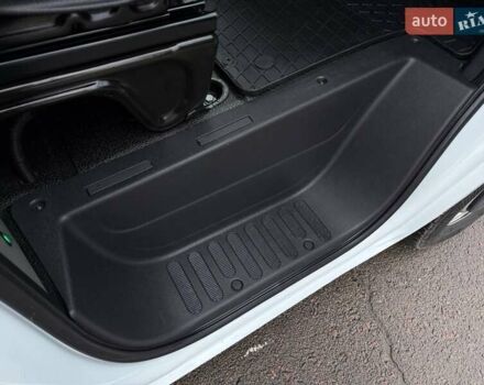 Білий Рено Мастєр, об'ємом двигуна 2.3 л та пробігом 315 тис. км за 22500 $, фото 51 на Automoto.ua