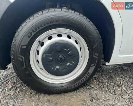 Белый Рено Мастер, объемом двигателя 2.3 л и пробегом 170 тыс. км за 19999 $, фото 16 на Automoto.ua