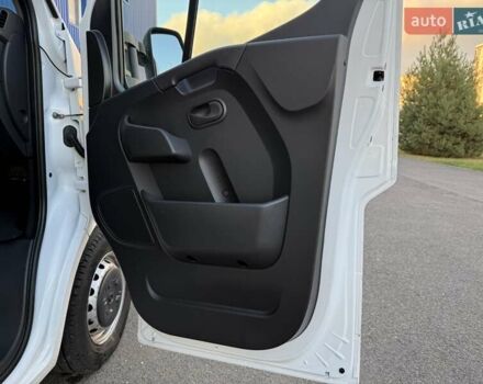 Белый Рено Мастер, объемом двигателя 2.3 л и пробегом 281 тыс. км за 21500 $, фото 60 на Automoto.ua