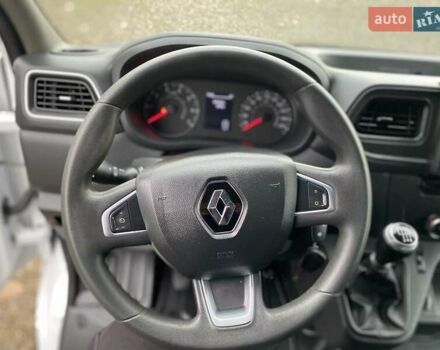 Белый Рено Мастер, объемом двигателя 2.3 л и пробегом 265 тыс. км за 18300 $, фото 51 на Automoto.ua