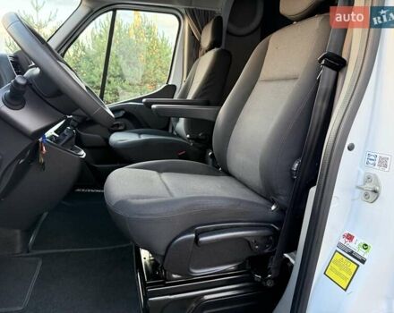 Белый Рено Мастер, объемом двигателя 2.3 л и пробегом 281 тыс. км за 21500 $, фото 51 на Automoto.ua