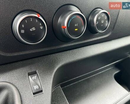 Белый Рено Мастер, объемом двигателя 2.3 л и пробегом 281 тыс. км за 22850 $, фото 73 на Automoto.ua