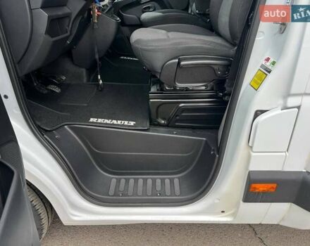 Белый Рено Мастер, объемом двигателя 2.3 л и пробегом 281 тыс. км за 22850 $, фото 69 на Automoto.ua